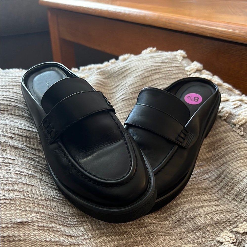 NEW AEROSOLES  Black Loafers